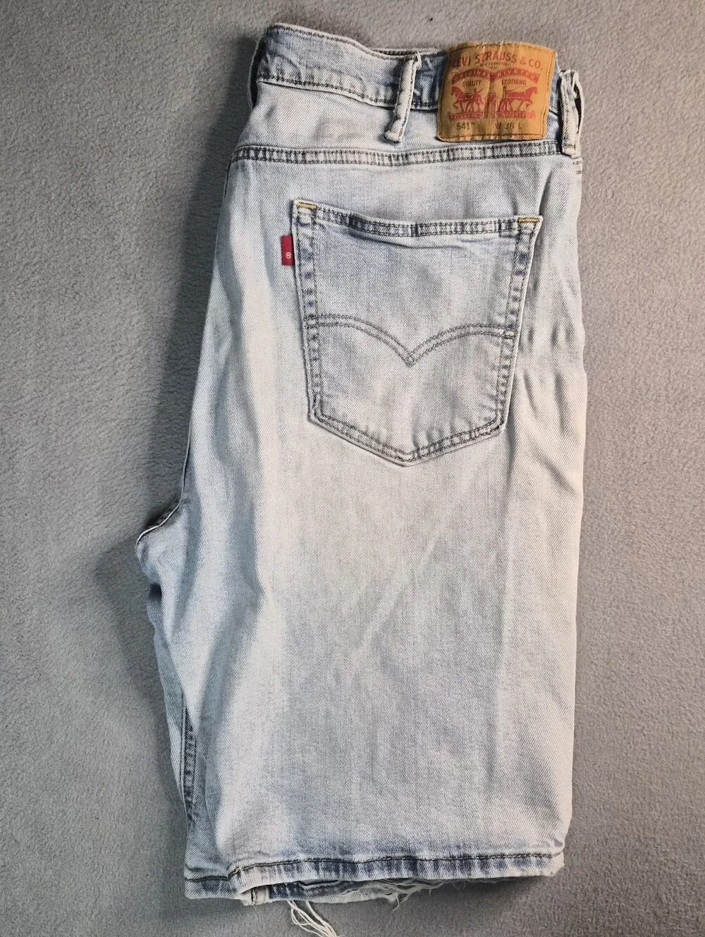 Levi's 541 light wash denim straight leg jorts Size mens 36